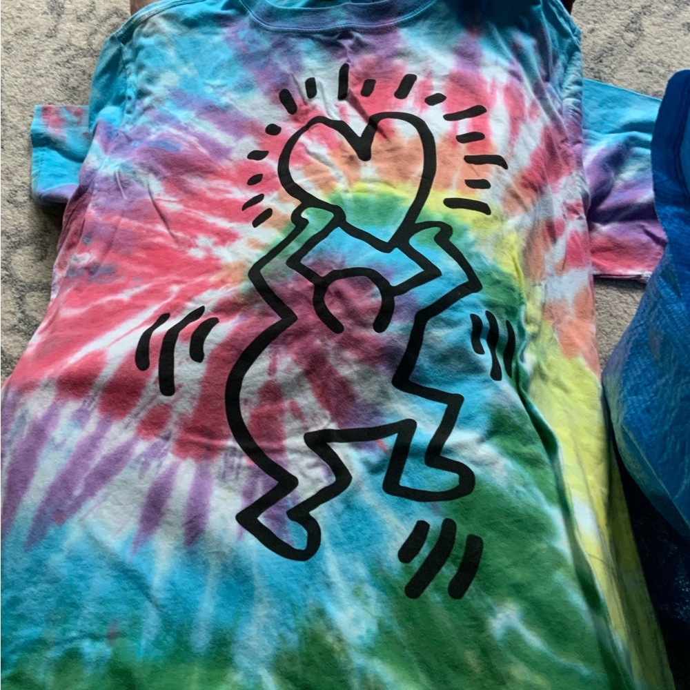 Keith Haring 2X Holding Hearts Rainbow tie dyed 100% cotton tshirt. Like new